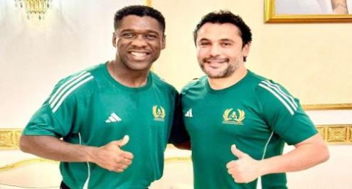 نجم ريال مدريد يوجه الدعوة للصقر أحمد حسن للمشاركة في مباراة الأساطير بهولندا